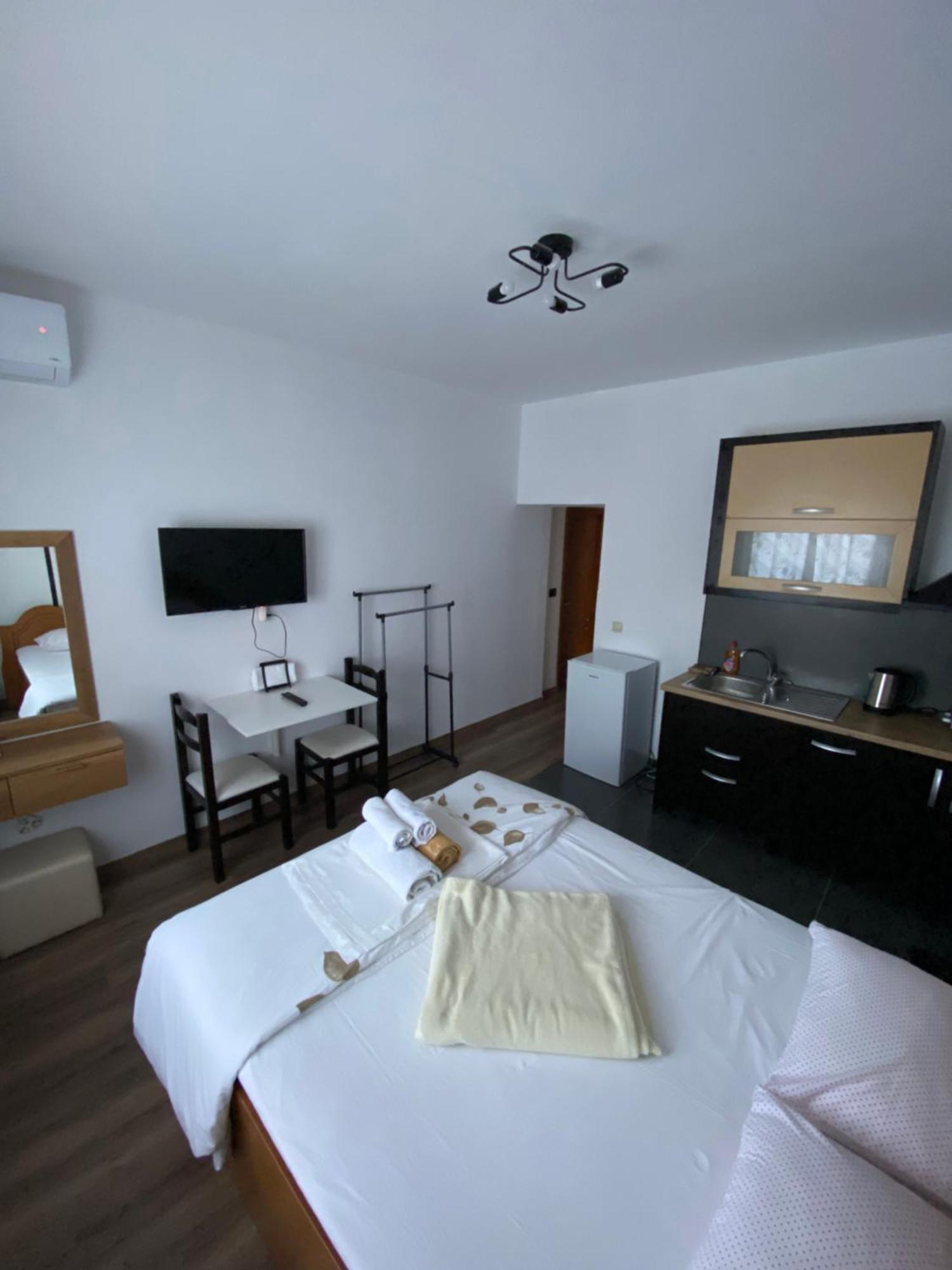 Elti Apartment Sarande Exterior photo